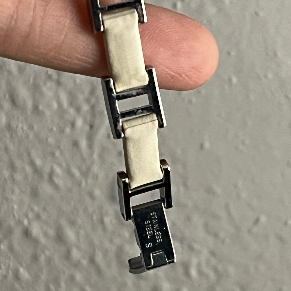 SALE Gucci 1600 Series watch - Picture 5 of 9